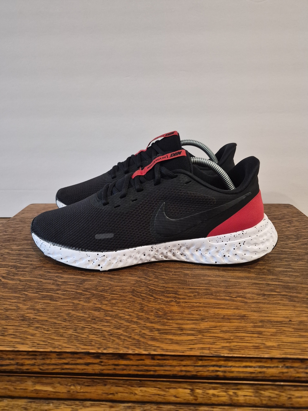Nike Revolution 5 Athletic Running Shoes
Men's Size US 10